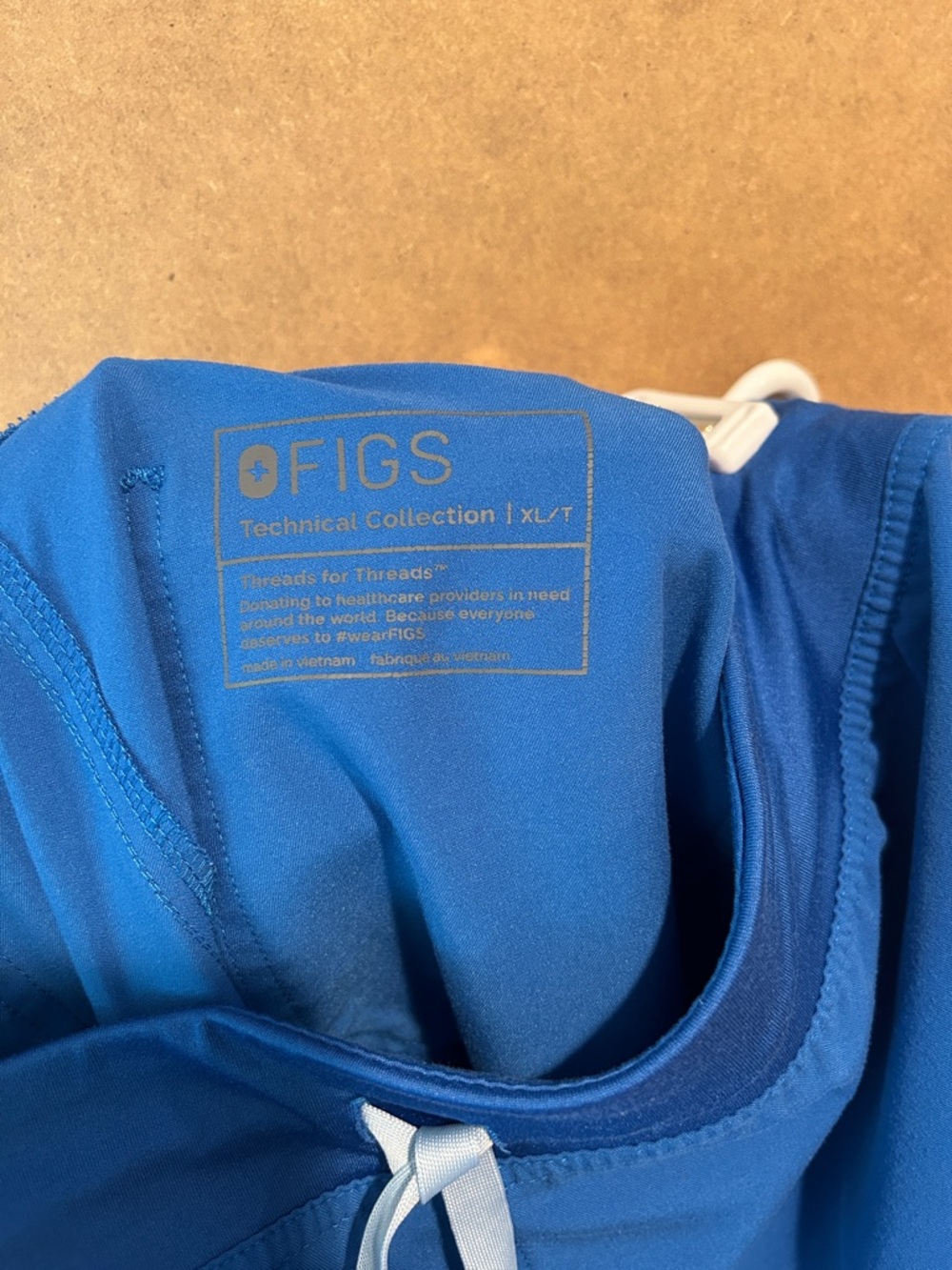 Figs women’s royal blue Livingston TALL scrub pants - Picture 2 of 2